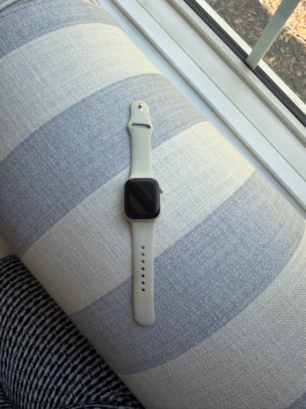 Apple Watch Series 10 Silver Aluminum Case with White Sport Band - 42mm - Picture 6 of 6